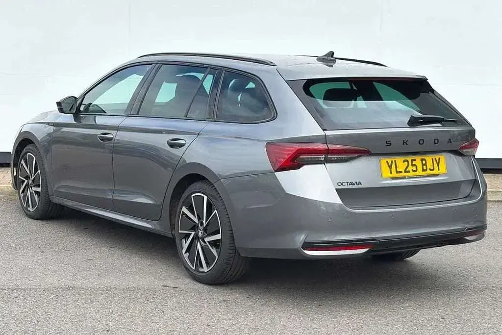 Used Skoda Octavia SportLine 150 HP (110 kW) 2025 Graphite grey metallic Estate