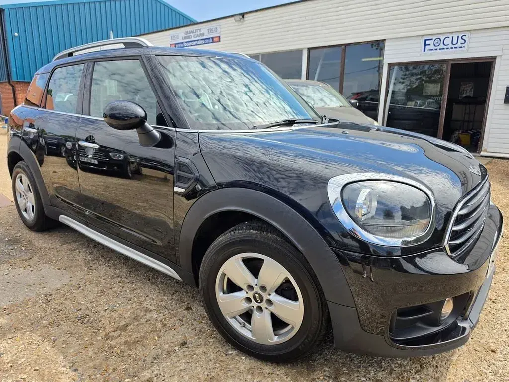Used Mini Cooper D 150 HP (110 kW) 2017 Black Hatchback