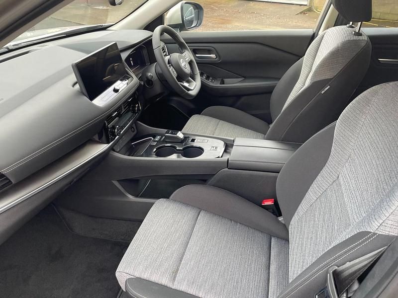 New Nissan X-Trail N-Connecta 213 HP (156 kW) 2025 Silver SUV