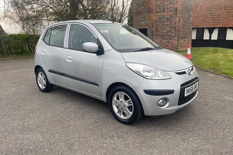 Used Hyundai i10 Comfort 78 HP (57 kW) 2008 Silver Hatchback
