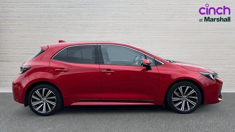 Used Toyota Corolla Design 122 HP (89 kW) 2022 Red