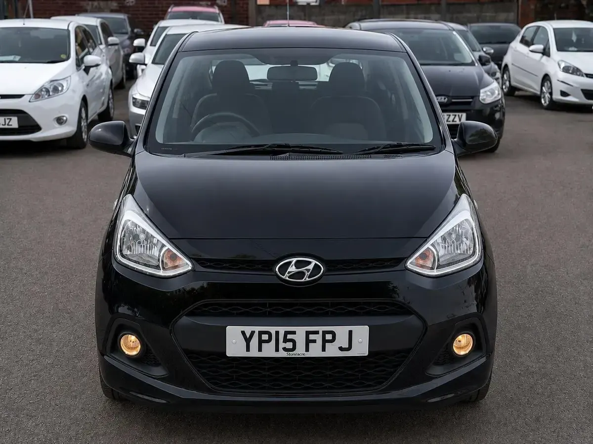Used Hyundai i10 67 HP (49 kW) 2015 Black Hatchback