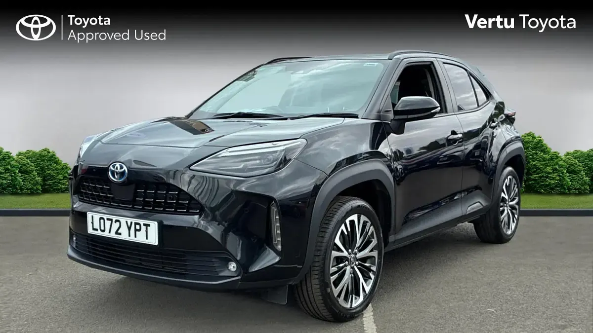 Used Toyota Yaris Hybrid 116 HP (85 kW) 2022 Eclipse black Estate