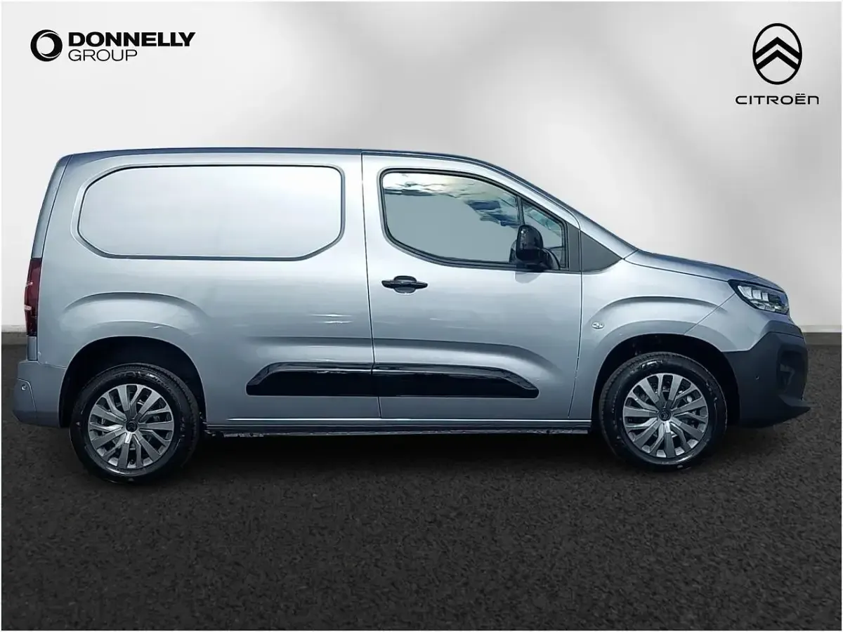 New Citroën Berlingo 129 HP (94 kW) 2026 Grey MPV