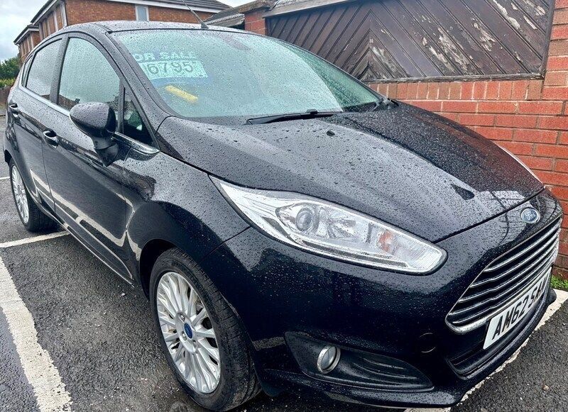 Black Used 2014 Ford Fiesta Titanium Hatchback | £5,295 (A bit pricey) - Image 1/4