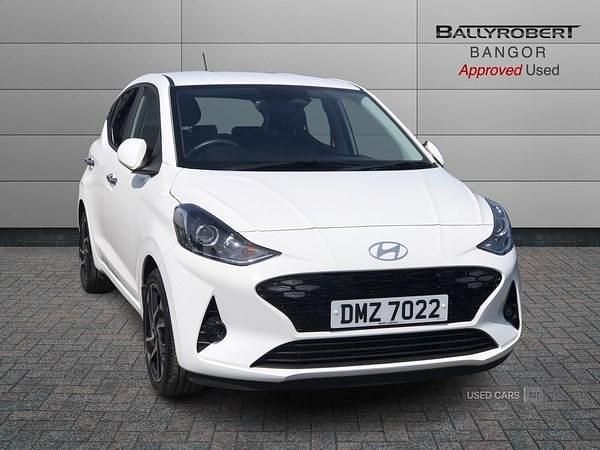 White Used 2024 Hyundai i10 Premium Hatchback | £15,750 (Fair price) - Image 1/4