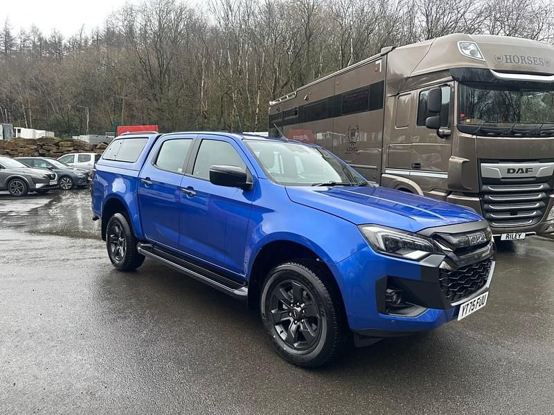 New Isuzu D-Max 205 HP (150 kW) 2025 Blue Pickup