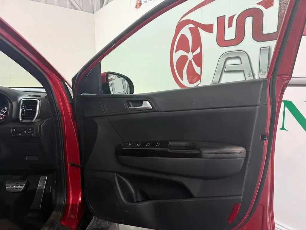 Used Kia Sportage GT-Line 134 HP (98 kW) 2019 Red SUV