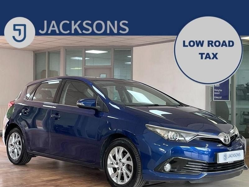 Blue Used 2016 Toyota Auris Hatchback | £8,695 (Fair price) - Image 1/3