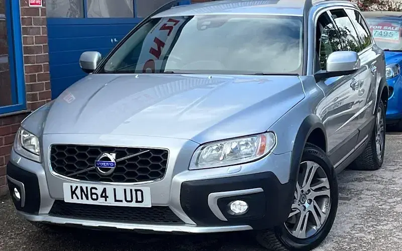 Used Volvo XC70 SE 215 HP (158 kW) 2014 Silver Estate