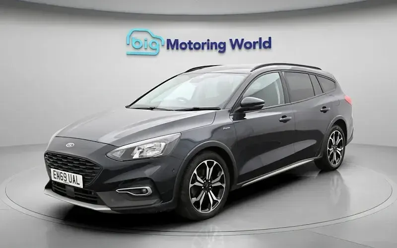 Used Ford Focus Active X 120 HP (88 kW) 2020 Blue Estate
