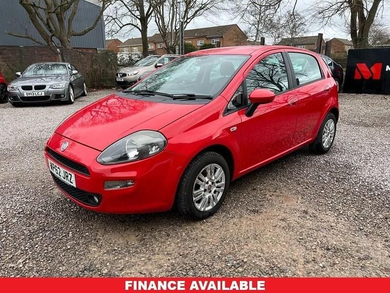 Used Fiat Punto Easy 69 HP (50 kW) 2012 Red Hatchback