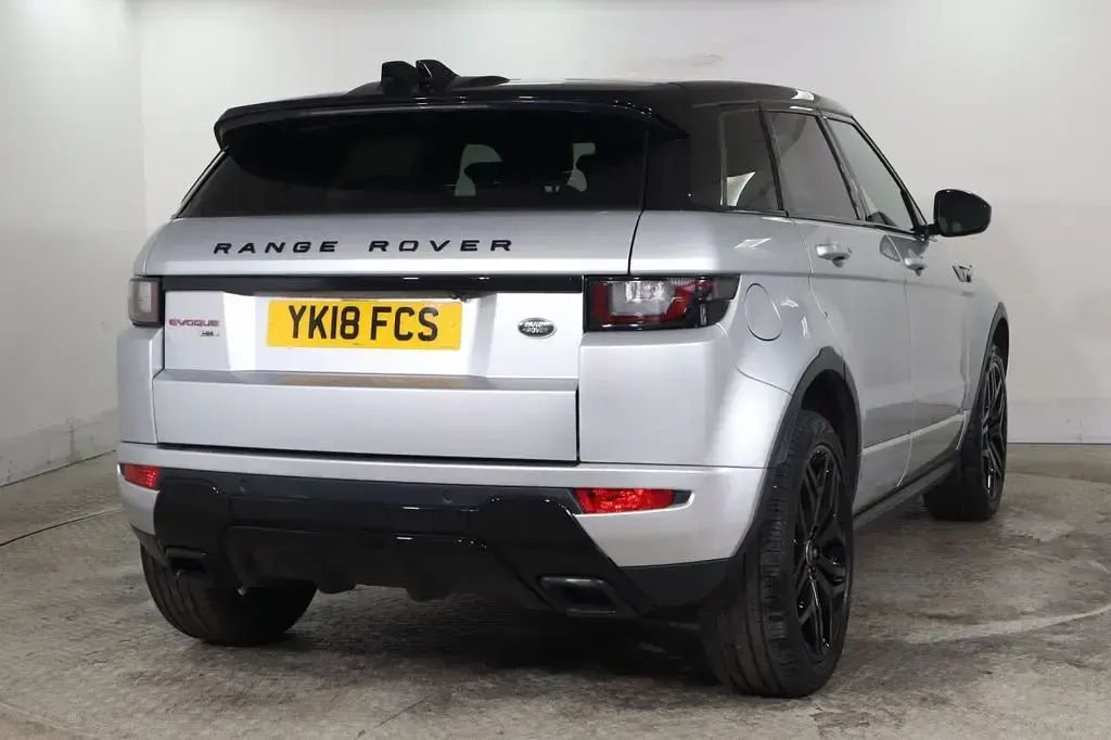 Used Land Rover Range Rover evoque HSE Dynamic 180 HP (132 kW) 2018 Silver SUV