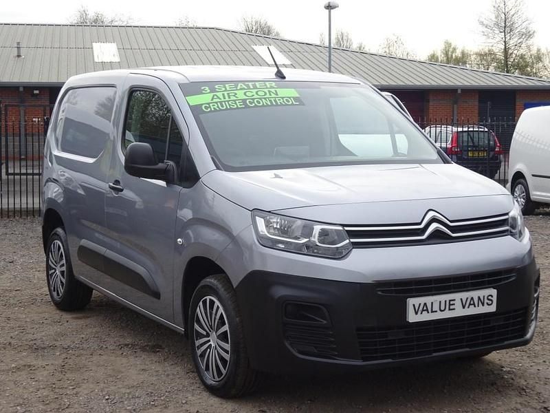 Used Citroën Berlingo 100 HP (73 kW) 2023 Grey MPV