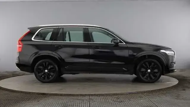 Used Volvo XC90 Momentum 232 HP (170 kW) 2022 SUV