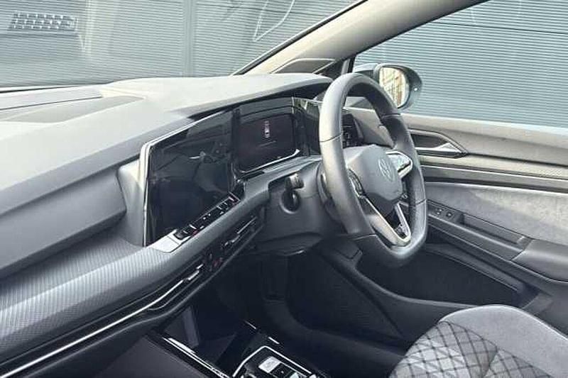 Used VW Golf VIII Black Edition 190 HP (139 kW) 2024 White Hatchback