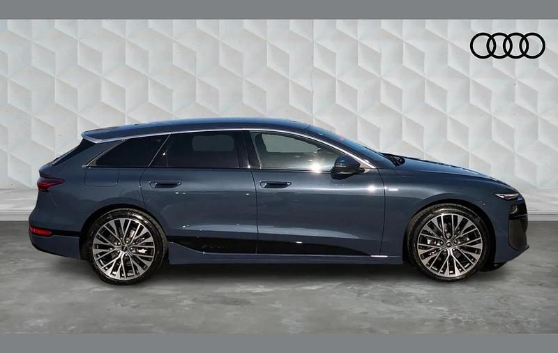 Usado Audi e-tron S-Line 206 kW (281 HP) 2025 Azul SUV