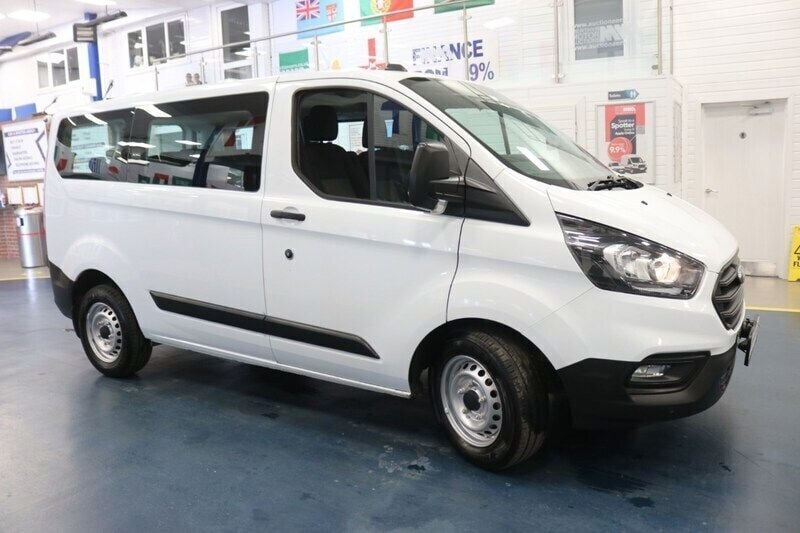 Used Ford Transit Custom 105 HP (77 kW) 2021 White MPV