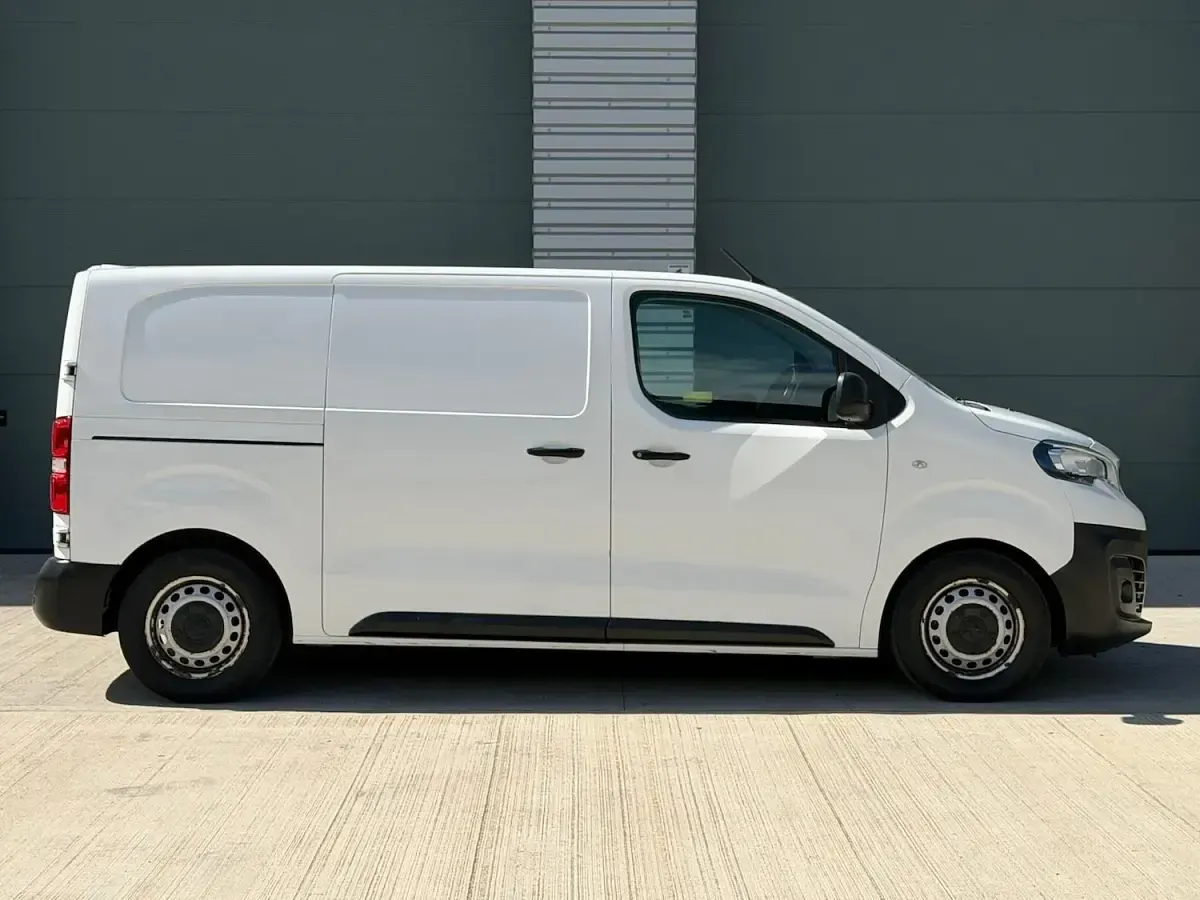 Used Peugeot Expert 2019 White Van