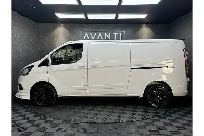 Used Ford Transit Custom Limited 130 HP (95 kW) 2021 White Van