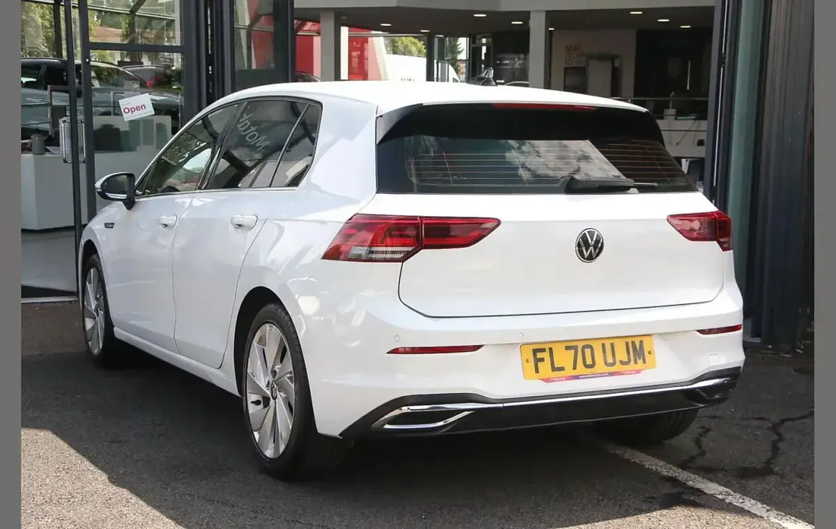 Used VW Golf VIII Style 147 HP (108 kW) 2020 White Hatchback