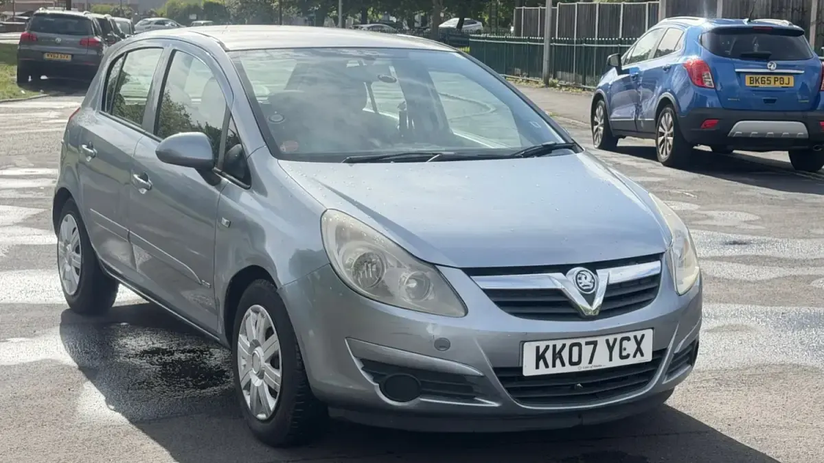 Usado Vauxhall Corsa Club 90 HP (66 kW) 2007 Prateado Citadino