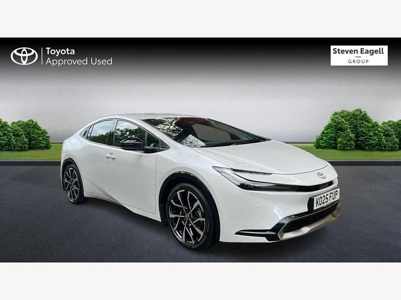 White New 2025 Toyota Prius Hatchback | £35,867 (Fair price) - Image 1/3