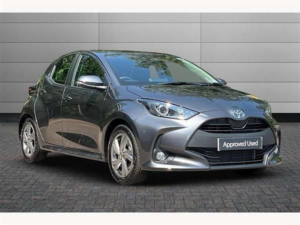 New 2024 Toyota Yaris Hatchback | £19,250 (Fair price) - Image 1/2