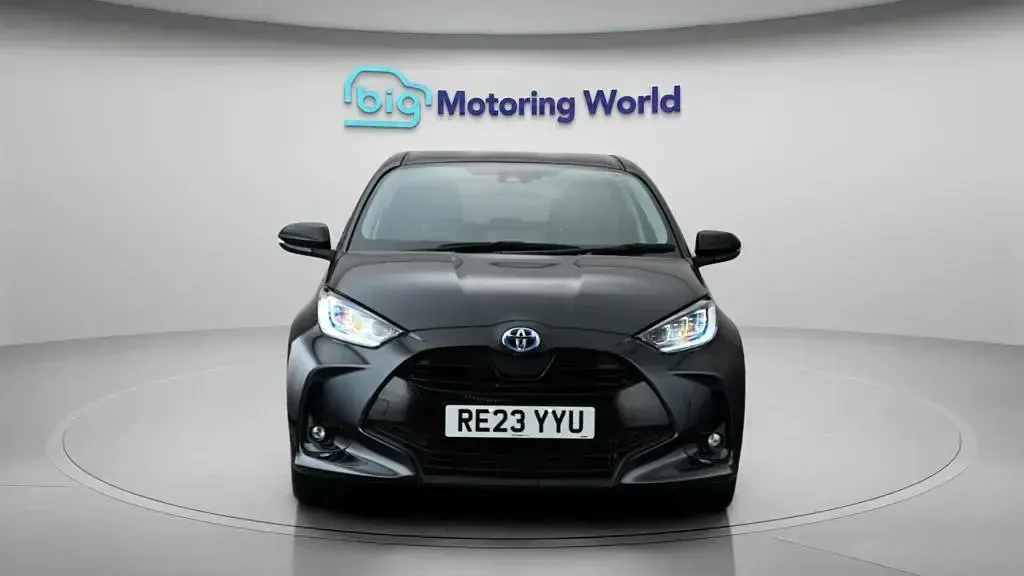 Used Toyota Yaris Design 116 HP (85 kW) 2023 Black Hatchback