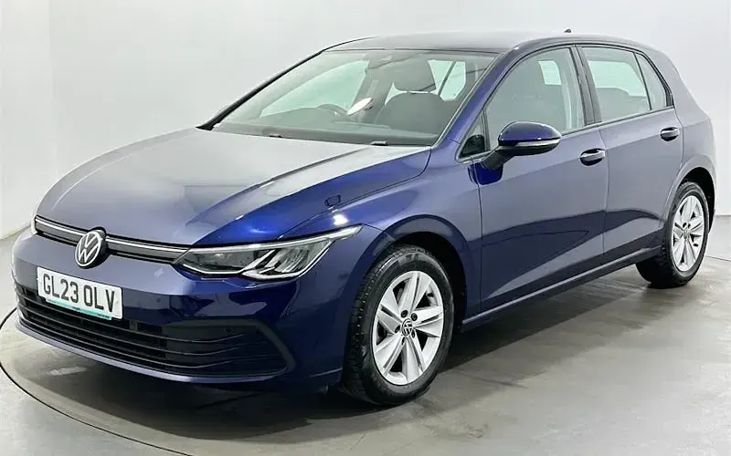 Used VW Golf VIII Life 150 HP (110 kW) 2023 Blue Hatchback