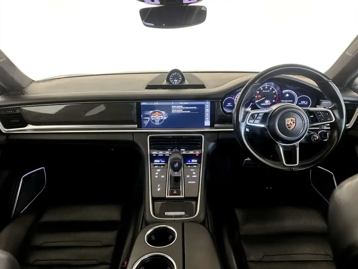 Usado Porsche Panamera 680 HP (500 kW) 2017 Preto Citadino