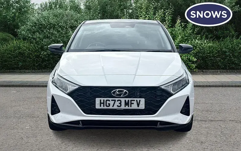 Used Hyundai i20 Ultimate 101 HP (74 kW) 2023 White Hatchback