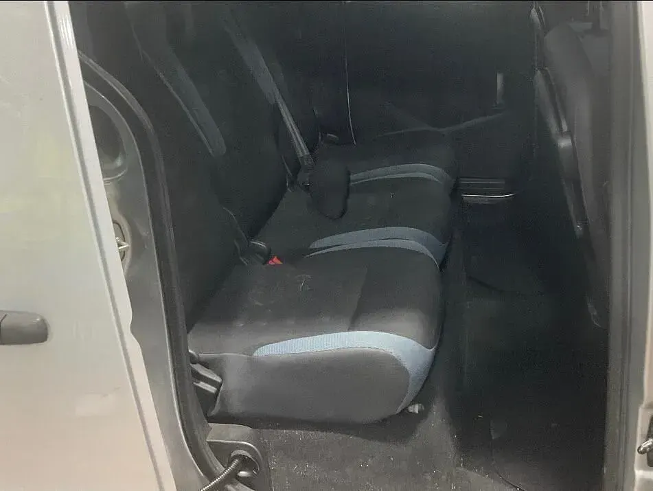 Usado Citroën Berlingo XTR 90 CV (66 kW) 2013 Plateado Monovolumen