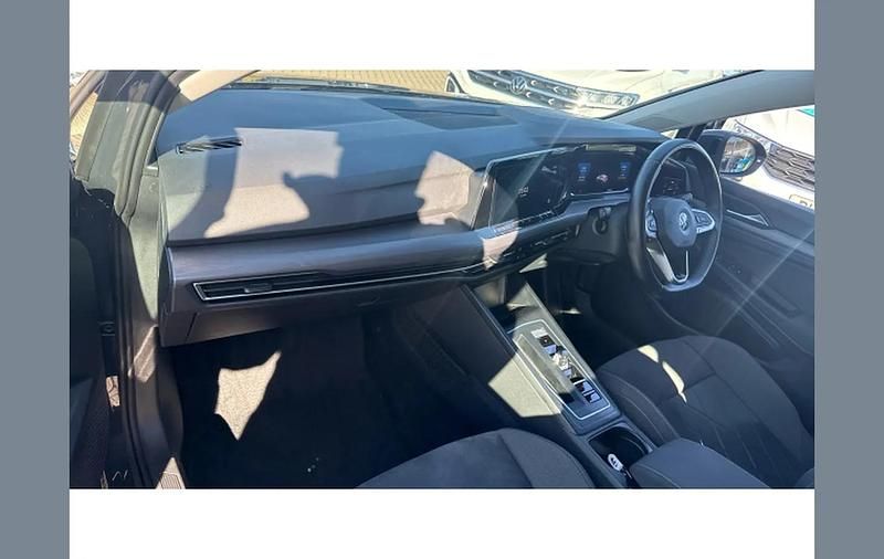 Second-hand VW Golf VIII Style 147 CP (108 kW) 2022 Gri Hatchback