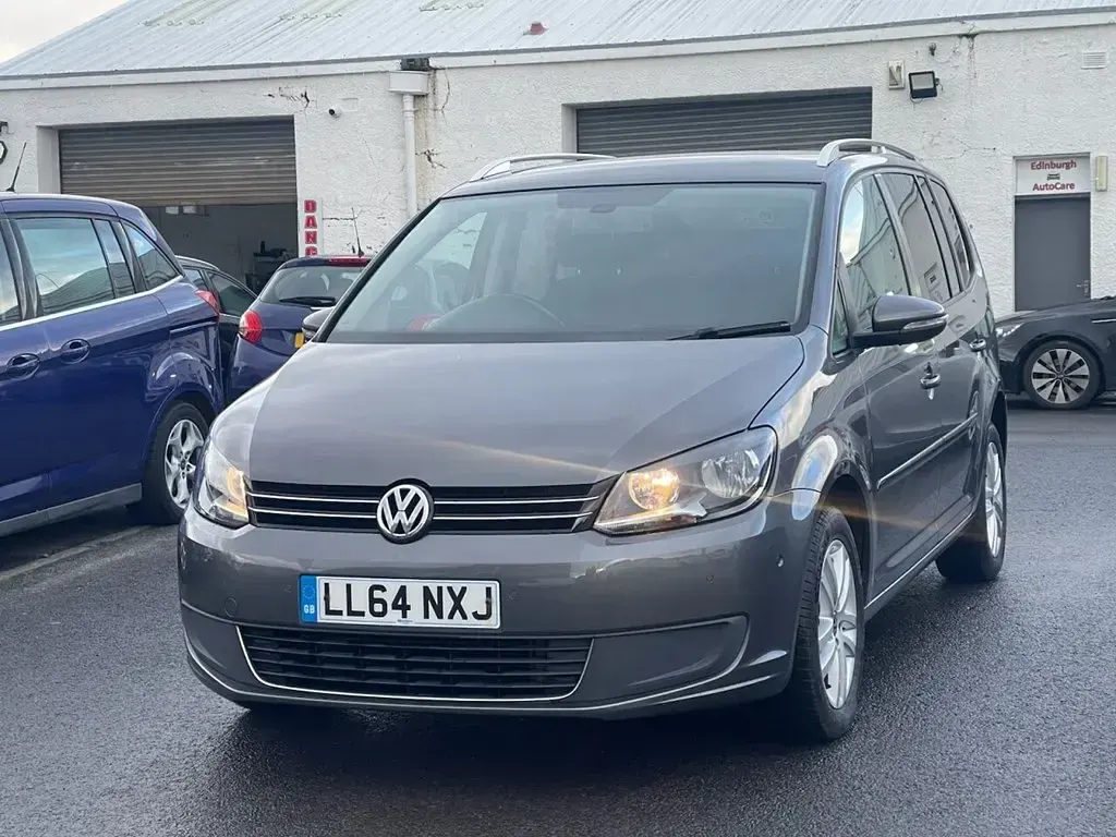 Begagnad VW Touran SE 105 HK (77 kW) 2014 Grå Minibuss