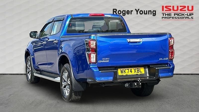Used Isuzu D-Max 163 HP (119 kW) 2024 Blue Pickup