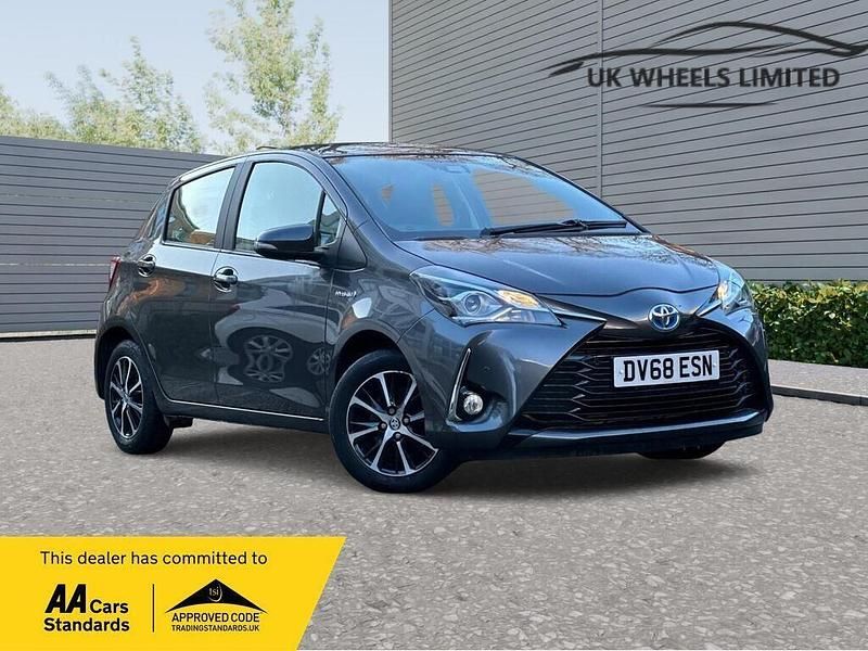 Grey Used 2018 Toyota Yaris Hybrid Hatchback | £10,990 (Good price) - Image 1/3