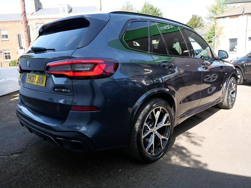 Begagnad BMW X5 M Sport 2020 Grå SUV