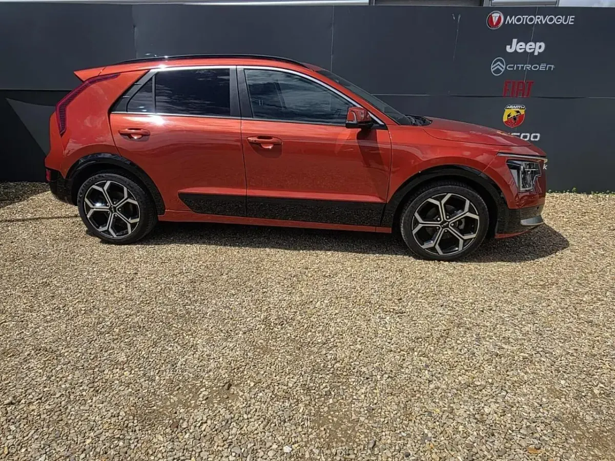 Used Kia Niro 139 HP (102 kW) 2023 Orange SUV