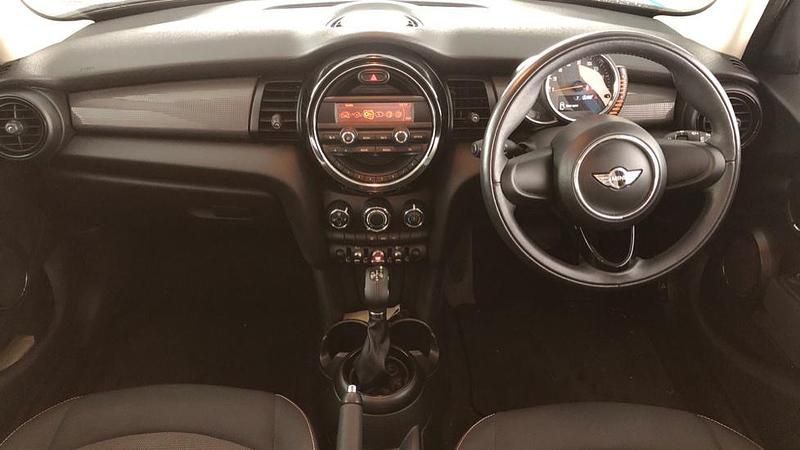 Used Mini Cooper Hatch 134 HP (98 kW) 2017 Blue Hatchback