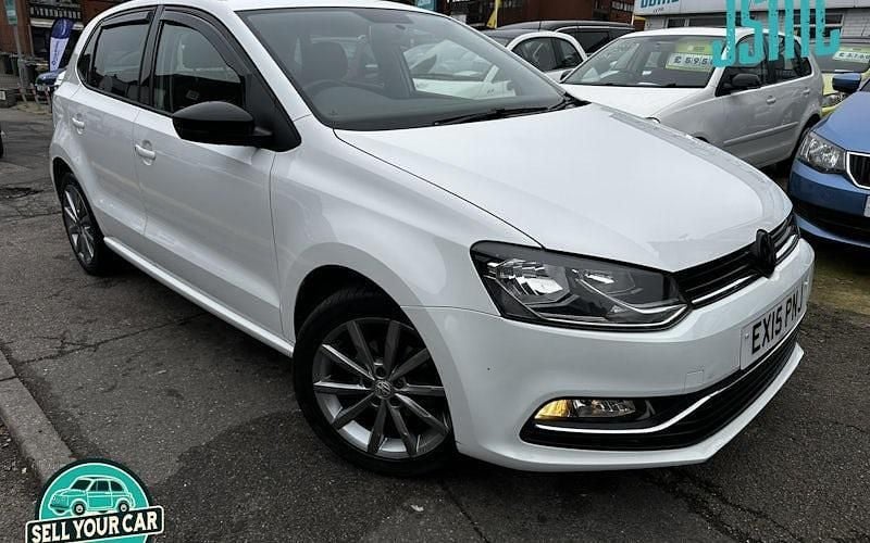 Used VW Polo Design 75 HP (55 kW) 2015 White Hatchback