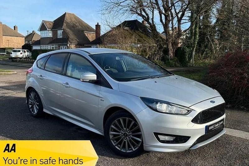 Used Ford Focus ST-Line 140 HP (102 kW) 2018 Silver Hatchback