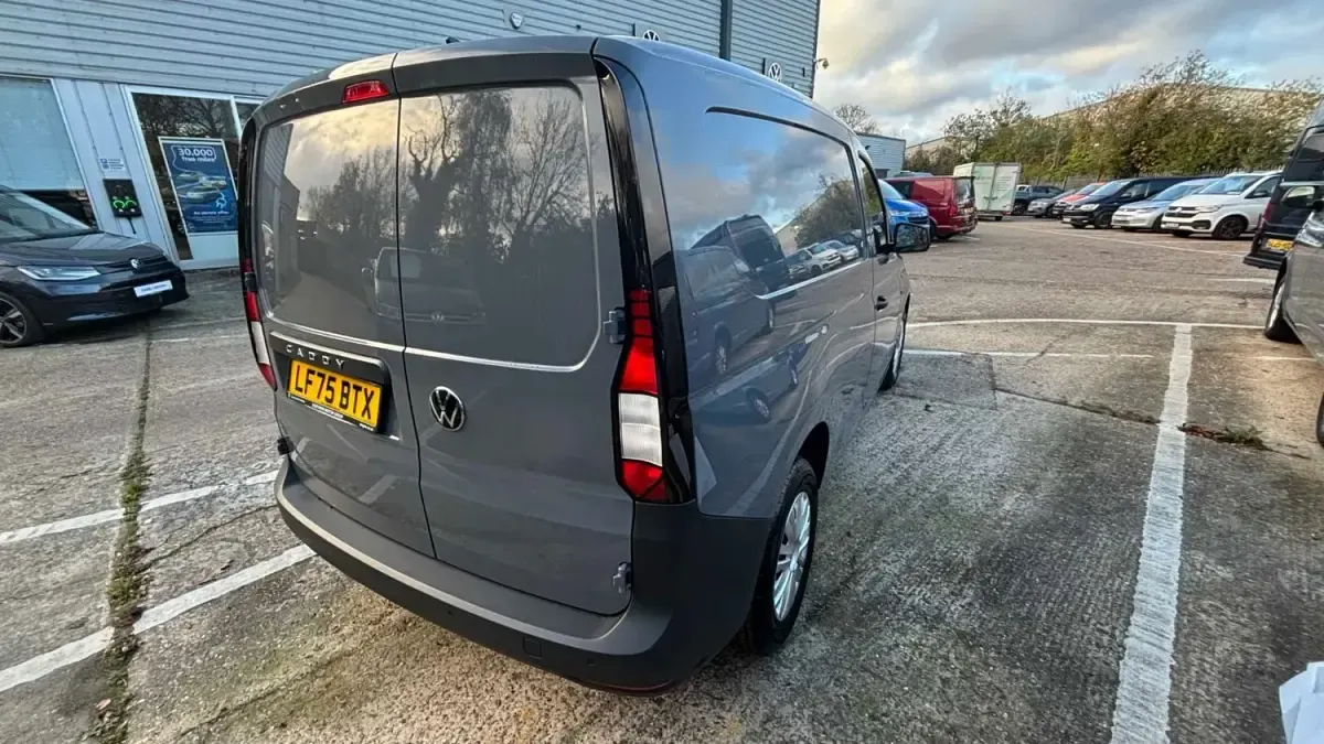 Nowe VW Caddy Business 102 KM (75 kW) 2025 Szary Minivan