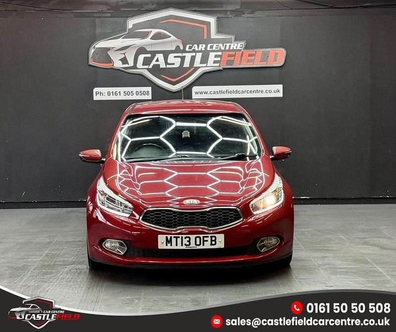 Used Kia Ceed 2013 Red Hatchback