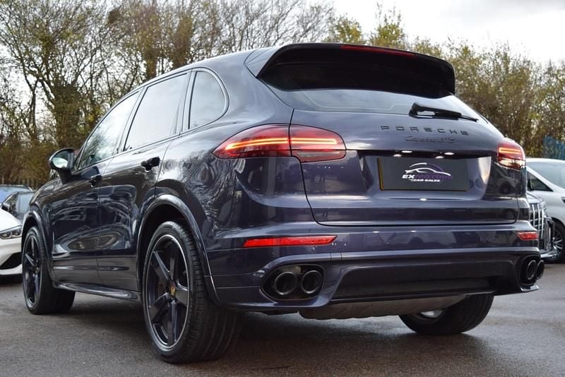 Used Porsche Cayenne 2025 Mauve/purple SUV