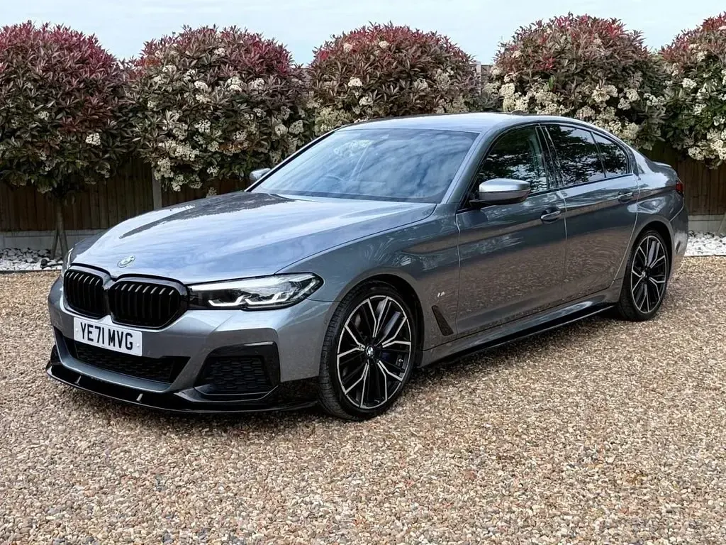 Używany BMW 520 M Sport 2021 Niebieski Sedan/Limuzyna