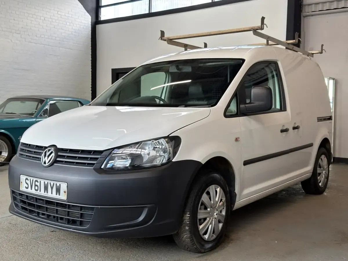 Używany VW Caddy 75 KM (55 kW) 2011 Biały Minivan