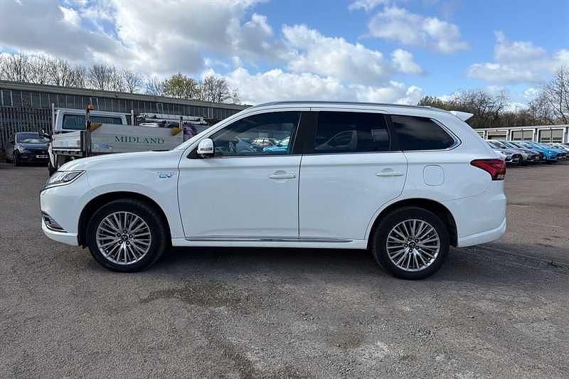 Used Mitsubishi Outlander P-HEV 2018 White Estate