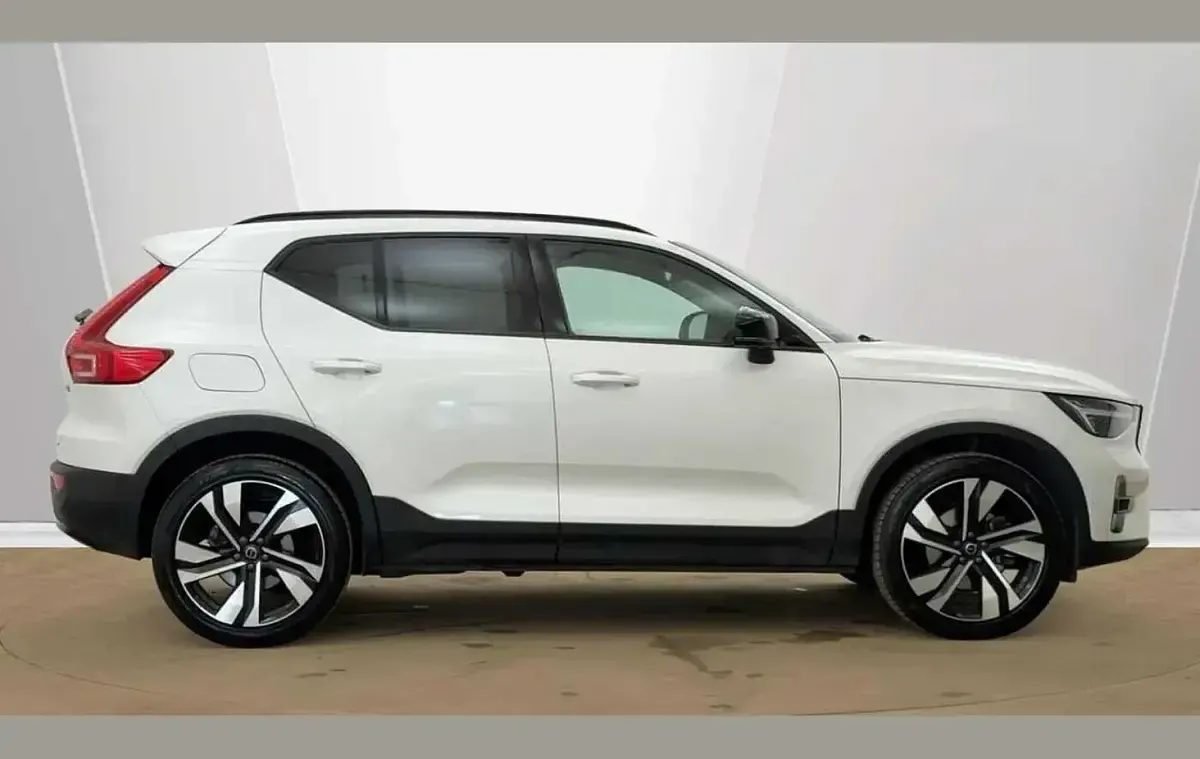 Used Volvo XC40 Ultra 194 HP (142 kW) 2025 White SUV