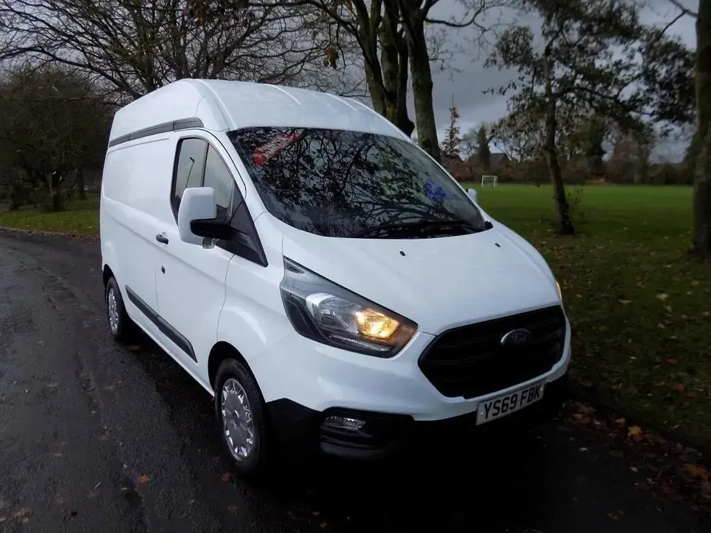 Used Ford Transit Custom 105 HP (77 kW) 2020 White Van